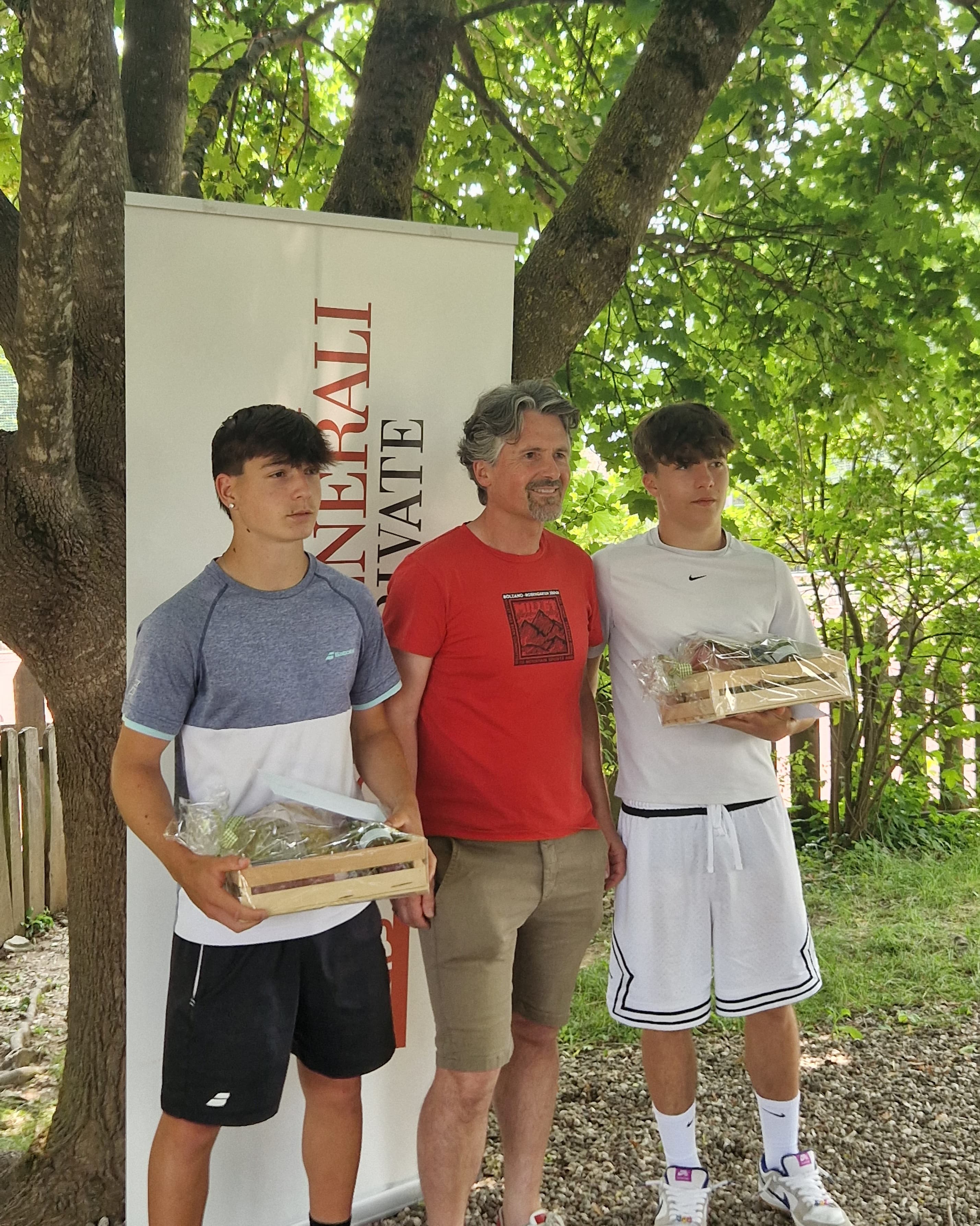 20250611_Herren_3._Kat._____Champion_Elia_Cesare__Vo__ls_Ausschussmitglied_Paul_Kleinrubatscher__amp_amp__Finalist_Fabian_Hinteregger__v.l._.jpeg