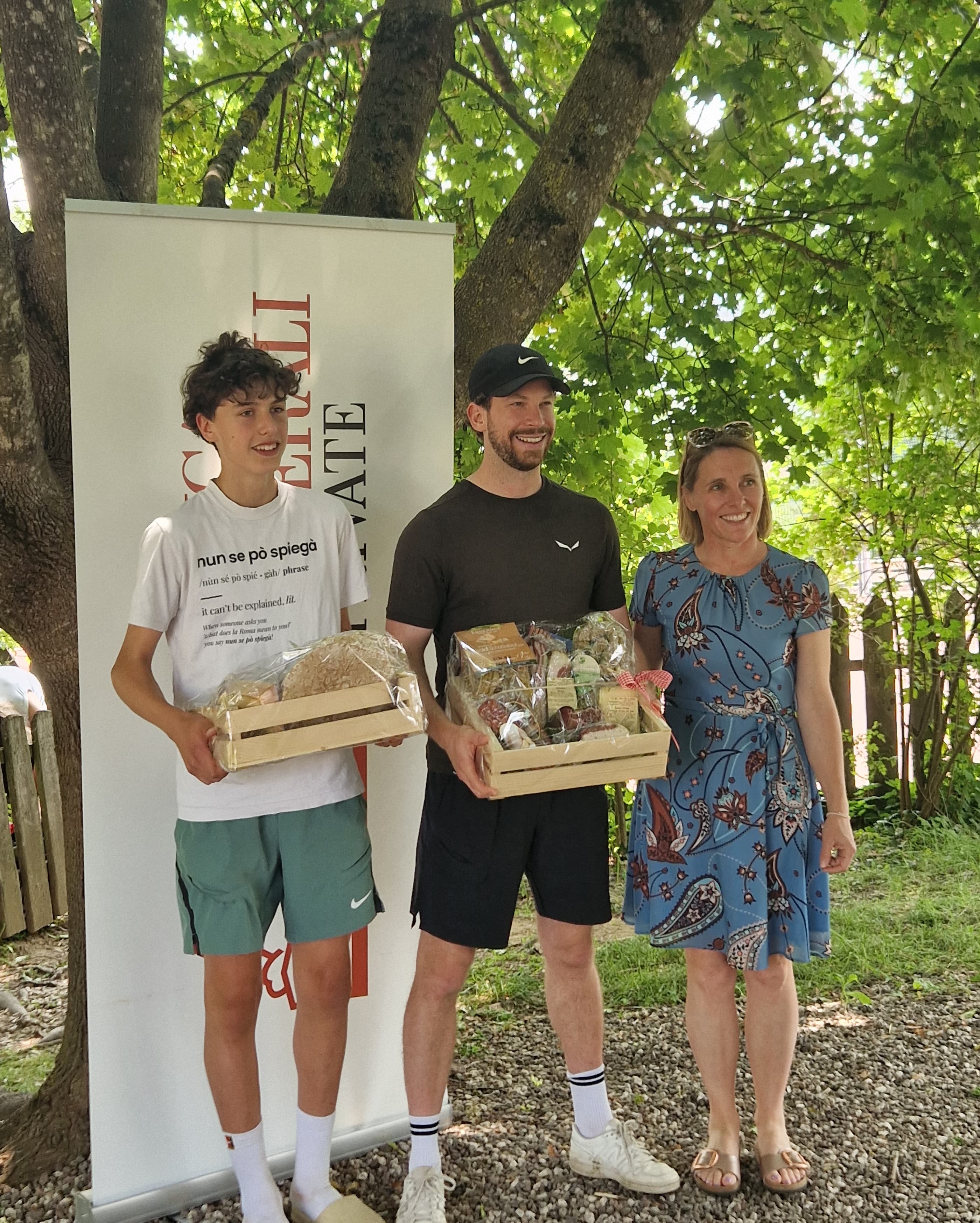 20250611_Herren_4._Kat._____Champion_Nikolai_Spirito__Finalist_Benedikt_Kompatscher__amp_amp__Vo__ls_Pra__sidentin_Silvia_No__ssing__v.l._.jpeg