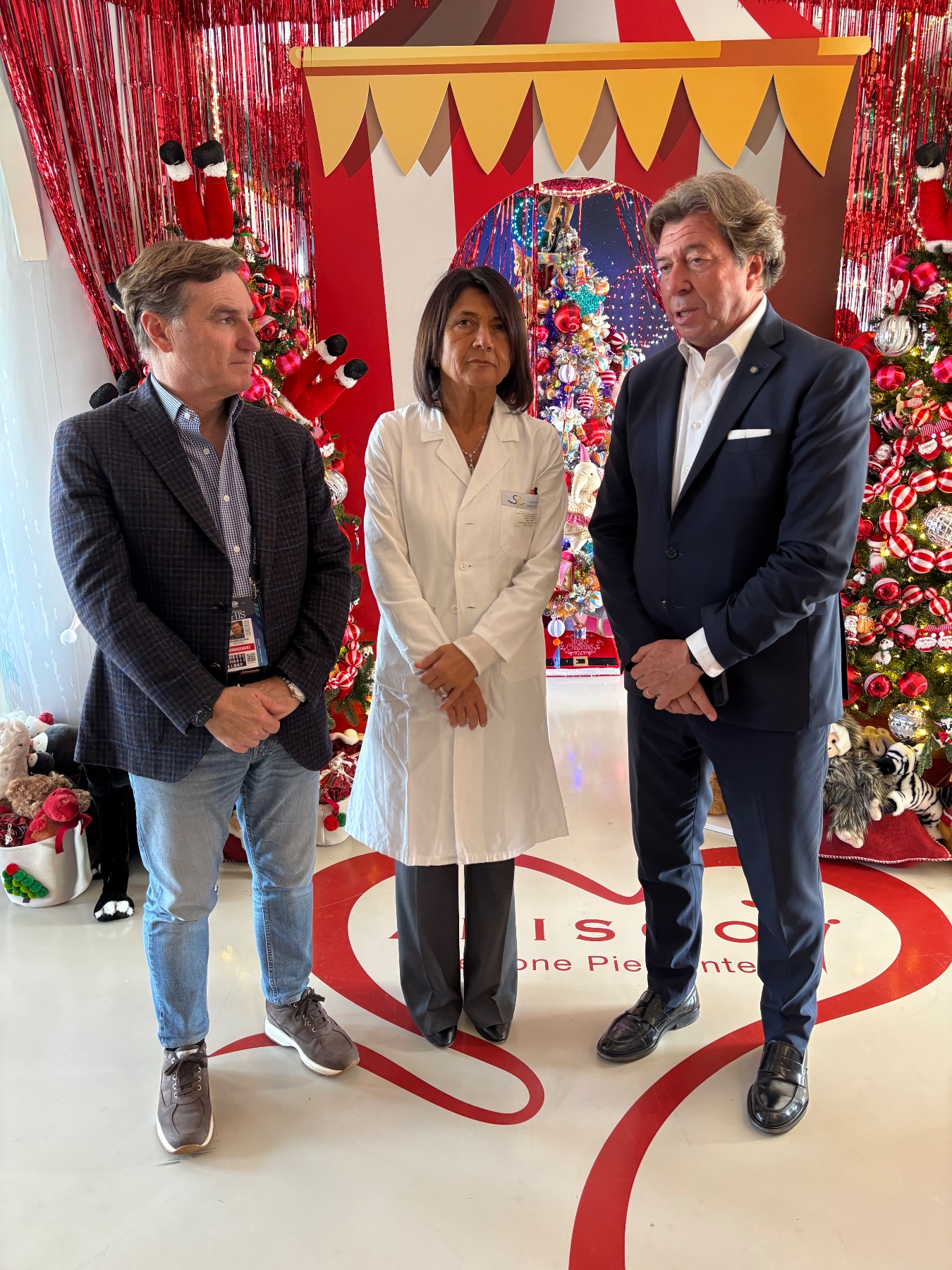 Da sinistra: il Direttore dell'ISF Michelangelo Dell'Edera, Franca Fagioli, Direttore Oncologia Pediatrica del Presidio Ospedaliero Infantile Regina Margherita e il Prof. Giorgio Meneschincheri, Presidente e Fondatore di Tennis & Friends