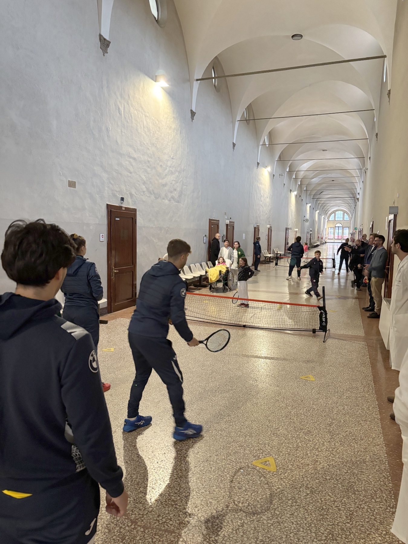 Tennis & Friends in Corsia: anche a Bologna lo sport porta un sorriso