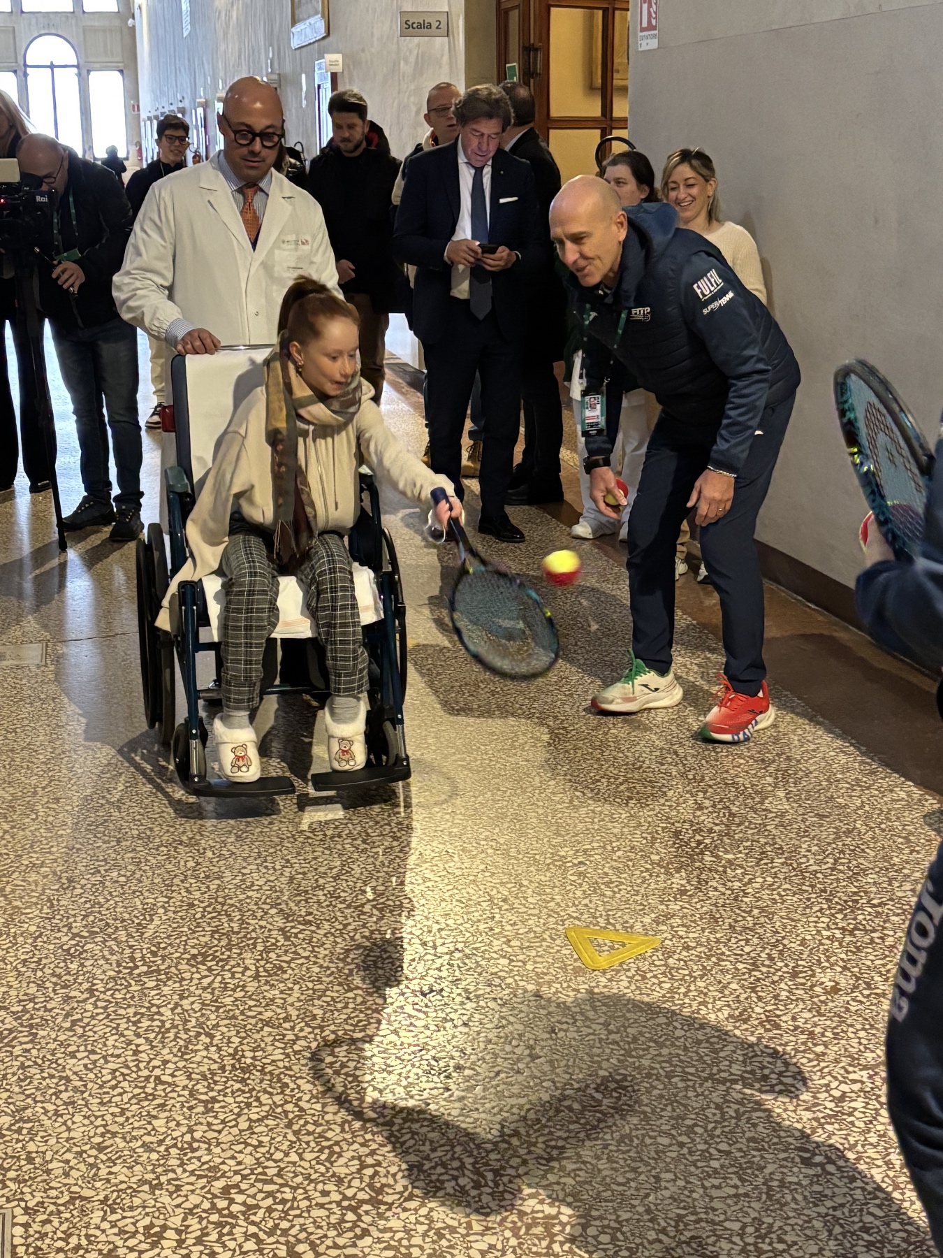 L'entusiasmo di Giada, 12 anni, che ha giocato a lungo con i maestri dell'ISF 