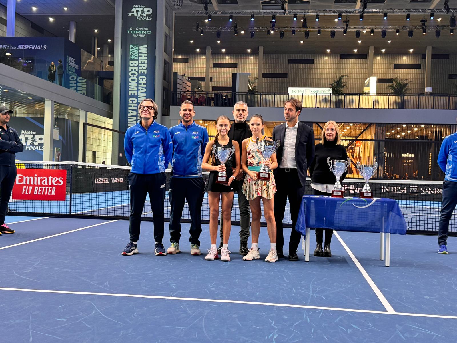JUNIOR MASTER ROAD TO TORINO 2024 - La premiazione under 13 femminile. La vincitrice (a sinistra) Sara Sitar e la finalista Lilli Marth