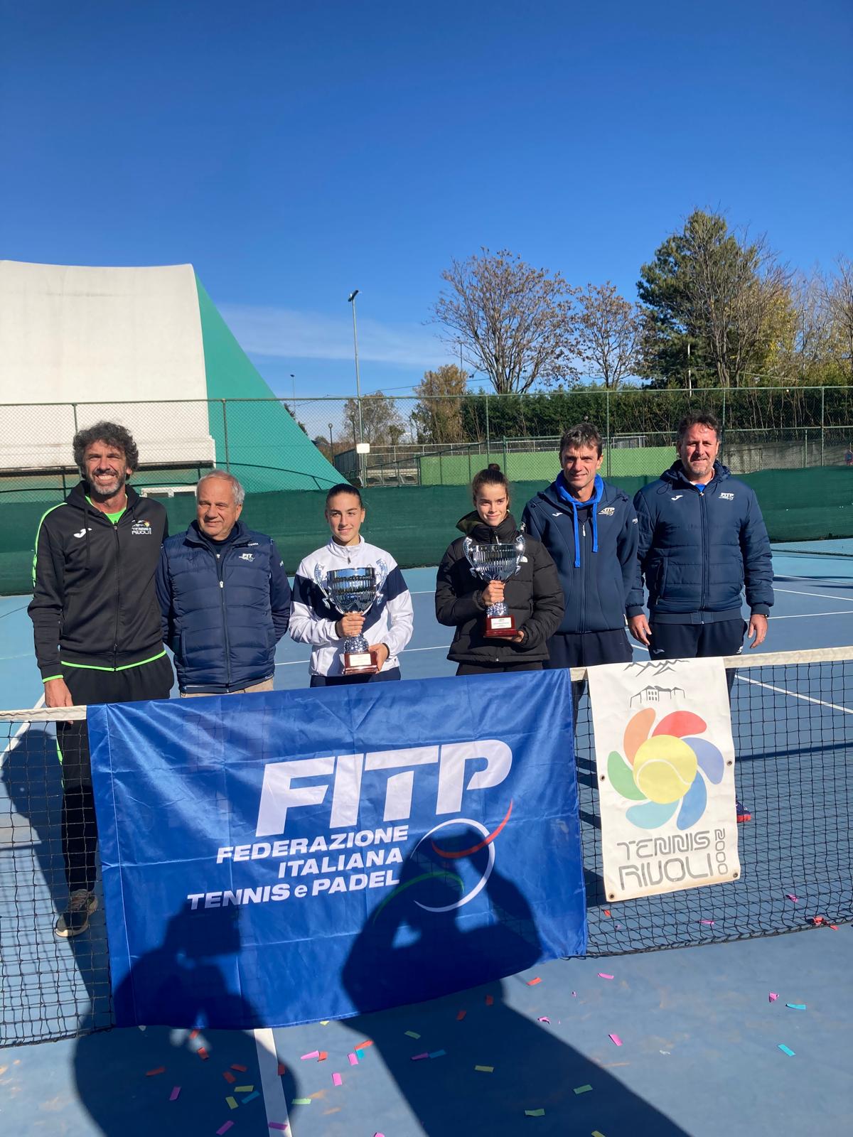 MASTER JUNIOR NEXT GEN ITALIA 2024 - La premiazione femminile under 14. La vincitrice Margherita Ferretti (a sinistra) e la finalista Virginia Zema