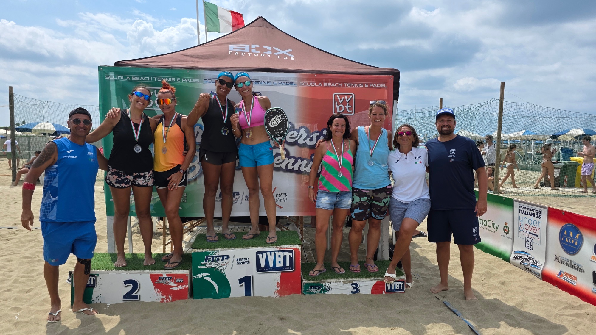 Campionati italiani a Viareggio di Beach Tennis: la premiazione del doppio femminile over 40