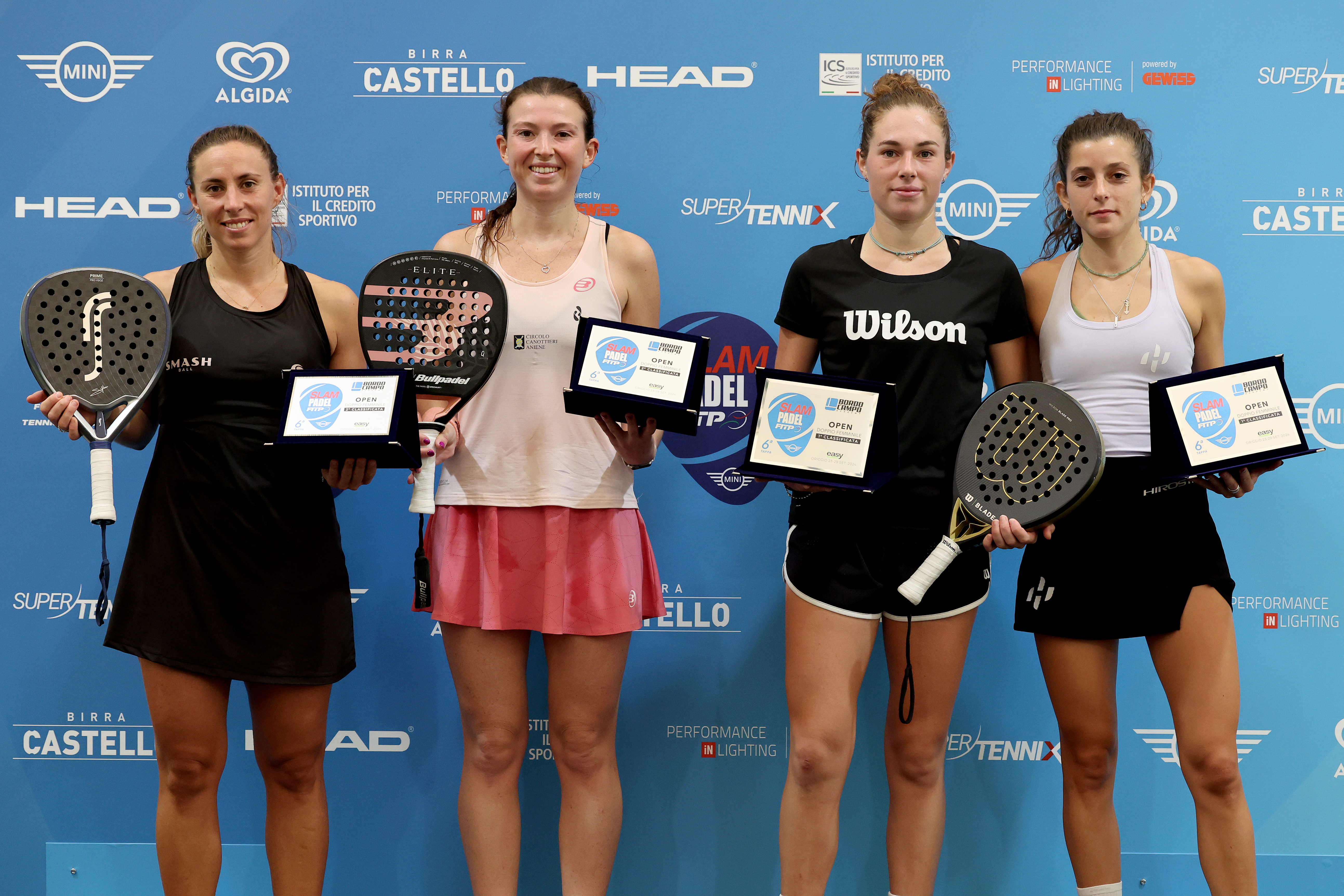 La premiazione femminile a Origgio. Da sinistra: Campigotto, Tommasi, Dal Pozzo e Baldi (foto Giampiero Sposito/FITP)