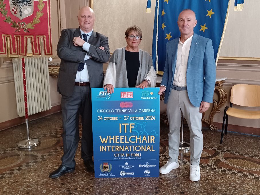 20241022_Gli_organizzatori_del_Tennis_Villa_Carpena_durante_la_conferenza_stampa_di_presentazione.jpg