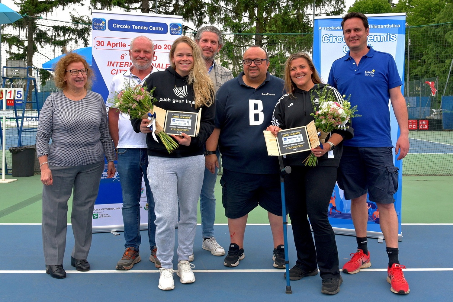La premiazione del tabellone singolare femminile (foto Dino Merio)