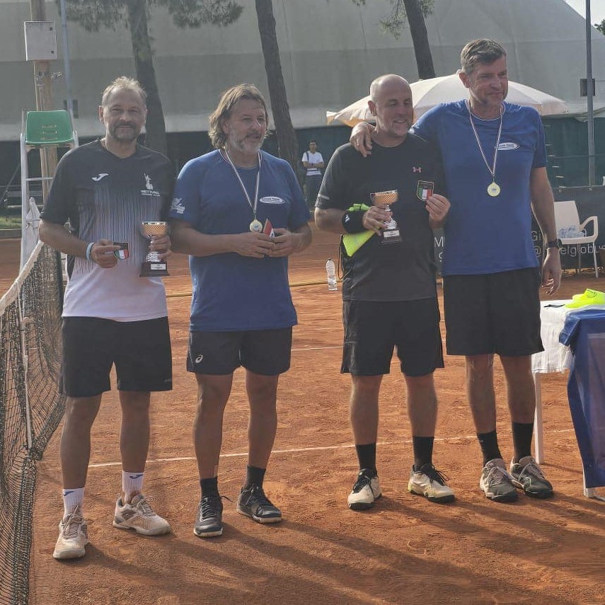 La premiazione di Richelmi (secondo da destra)