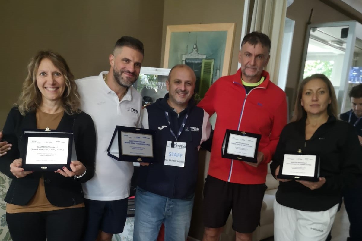 La premiazione del doppio misto Expert Level