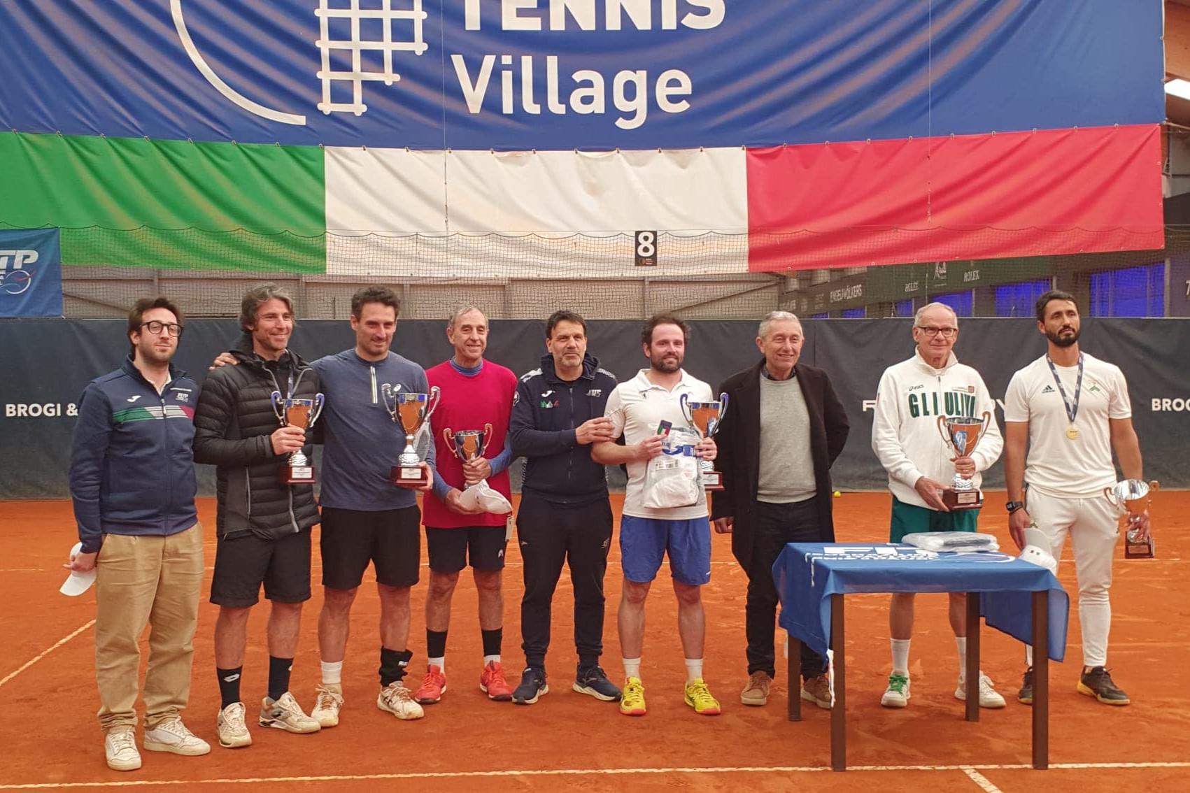 La premiazione dell'Over 35 con il vincitore Vaggi al centro