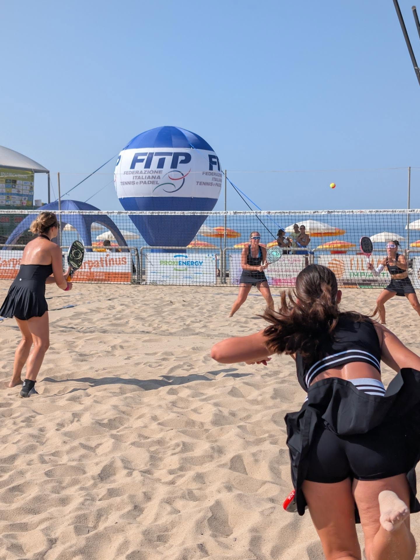 Torregrande incorona Galeazzi-Guegano e Seron-Perera