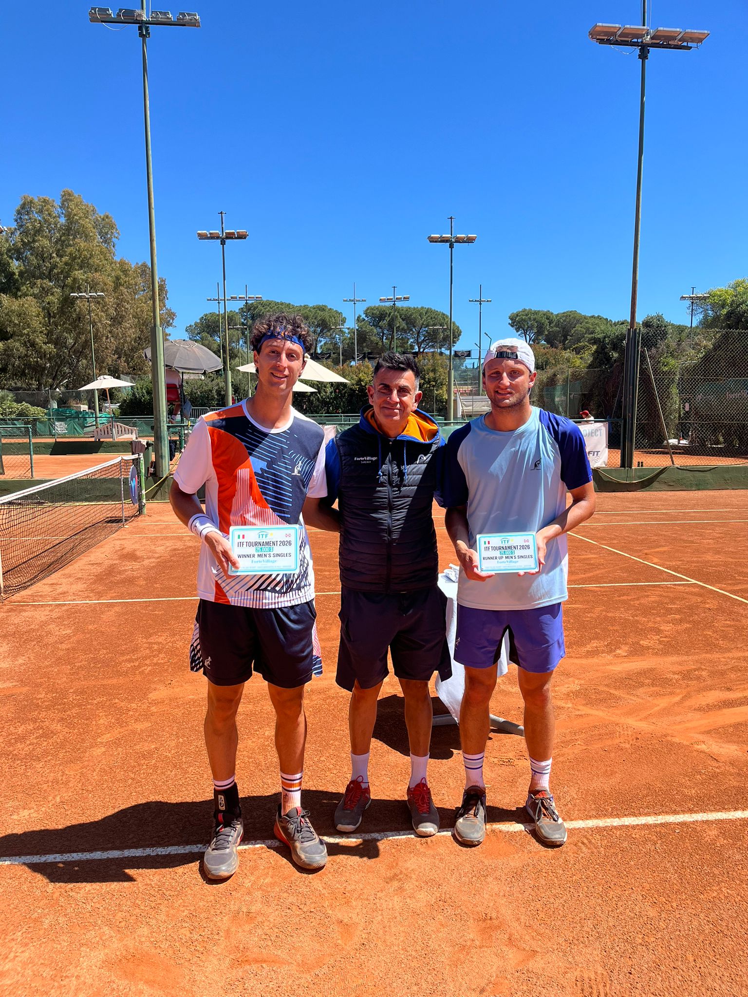 Il direttore Alessandro Porcu con Francesco Forti e Federico Arnaboldi