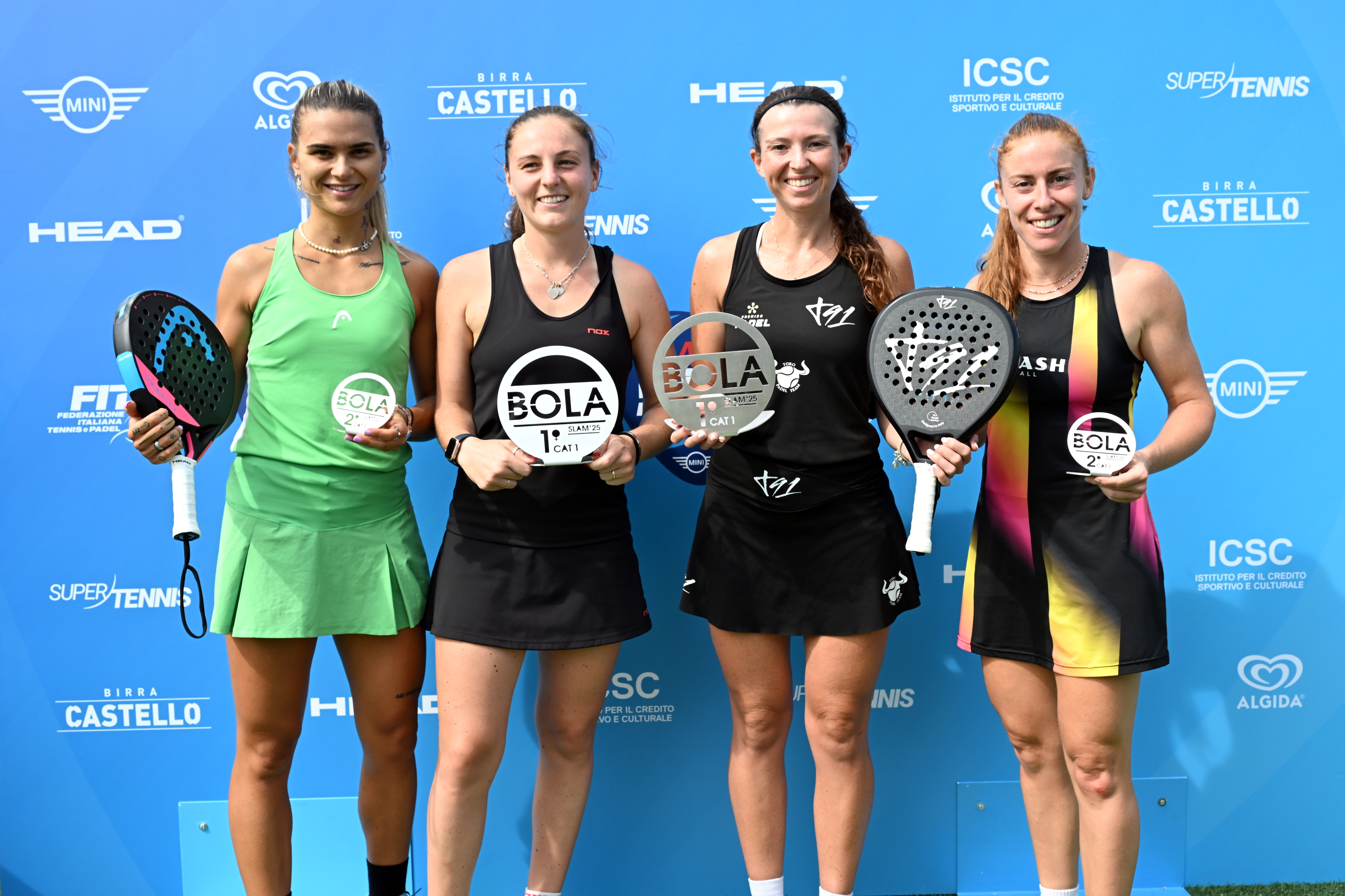 La premiazione del tabellone femminile (foto FITP)