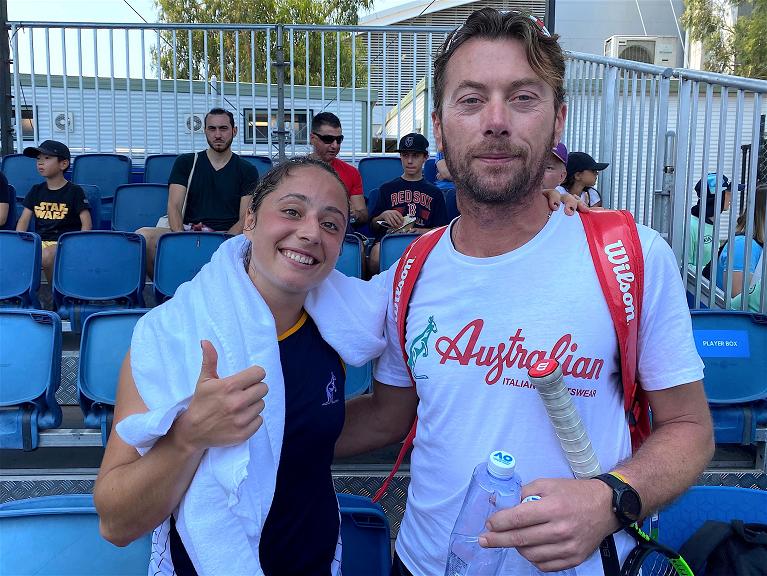 Elisabetta cocciaretto, qualificata per la prima volta al tabellone principale degli Australian Open con il coach Fausto Scolari