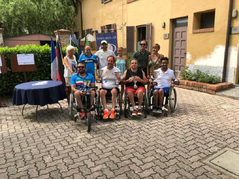 La premiazione del torneo del Tennis Club Pavia