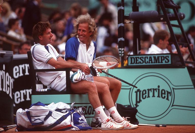 Vitas Gerulaitis scherza con Jimmy Connors
