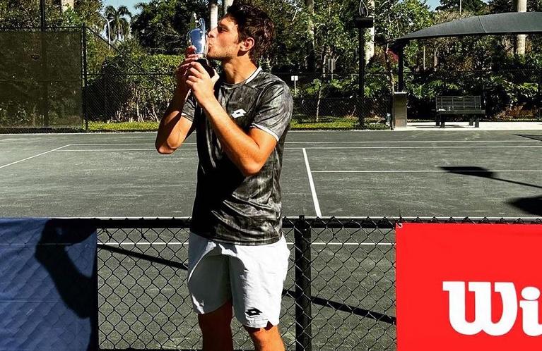 Quinzi festeggia la vittoria in Florida 