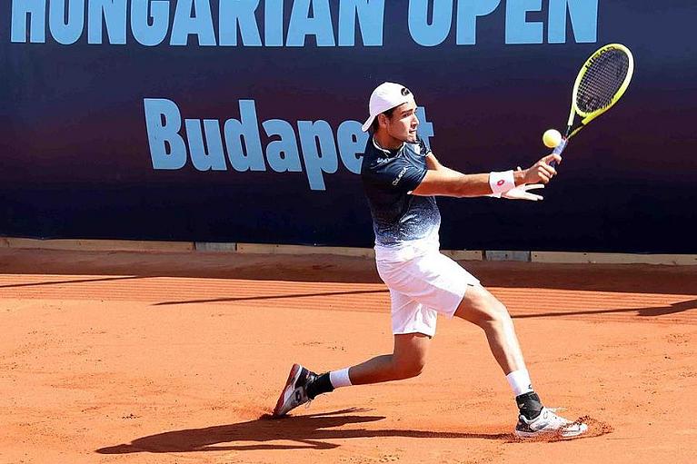 Matteo Berrettini rovescio in back a Budapest