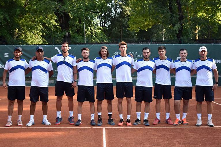 La formazione del Tc Villasanta, cittadina alle porte di Monza che ha conquistato una storica promozione