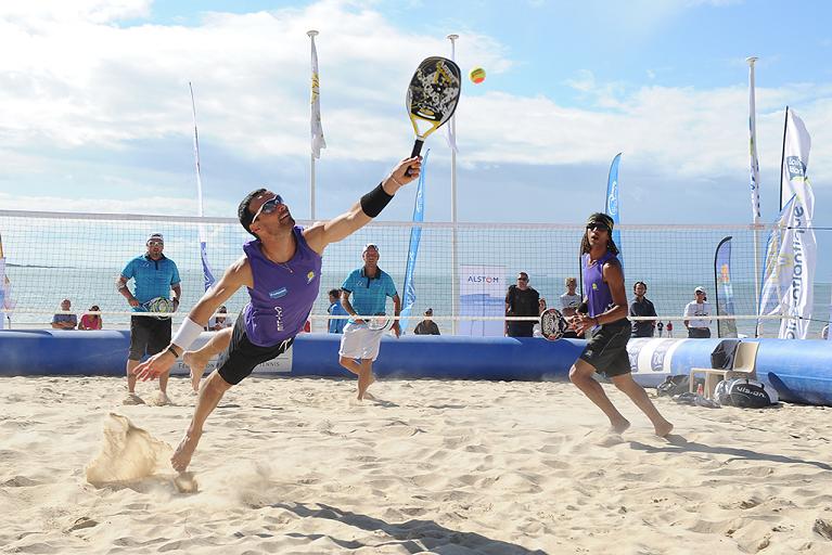 Beach tennis