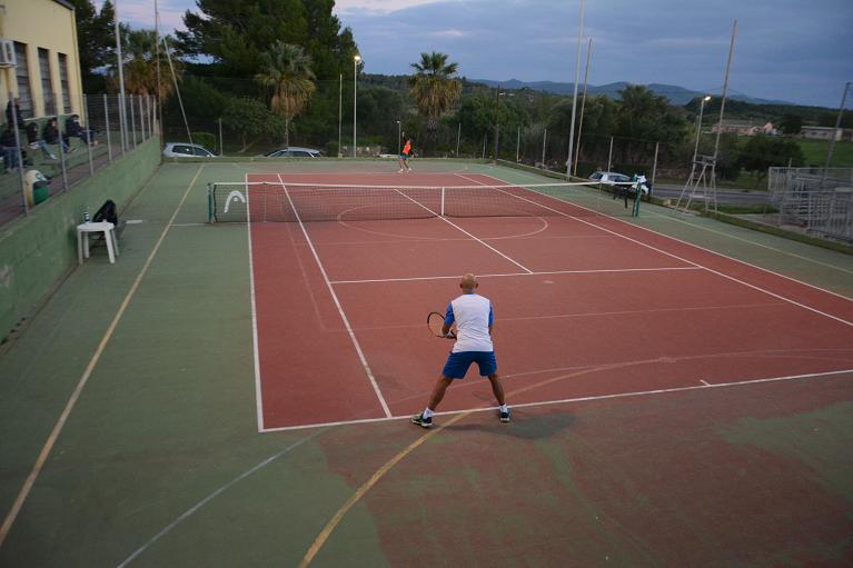 Il campo del torneo Kimbledon a Tratalias (Sardegna)