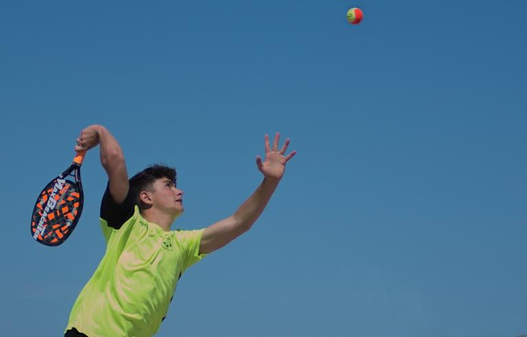 Un giocatore di beach tennis (credit Andrea Somaroli)