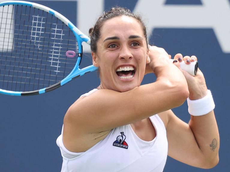 Il movimento di chiusura del rovescio di Martina Trevisan (foto Getty Images)