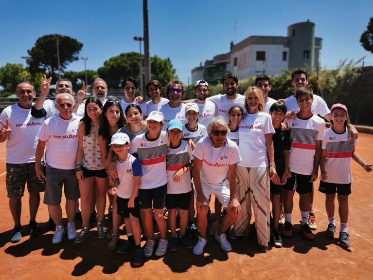 I festeggiamenti per la promozione in Serie A2 del CT Bari