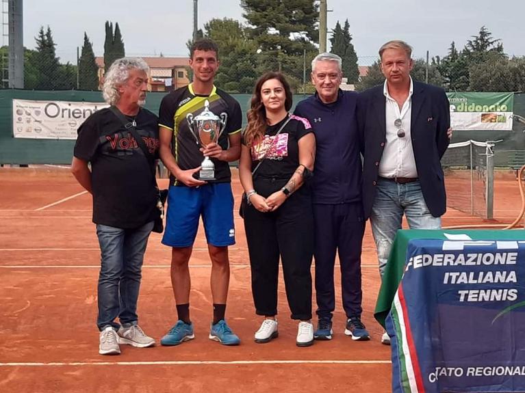 Ha vinto Gianluca Di Nicola