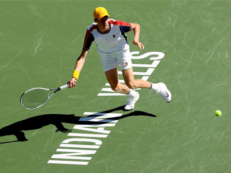 Un recupero di diritto di Jannik Sinner (foto Getty Images)