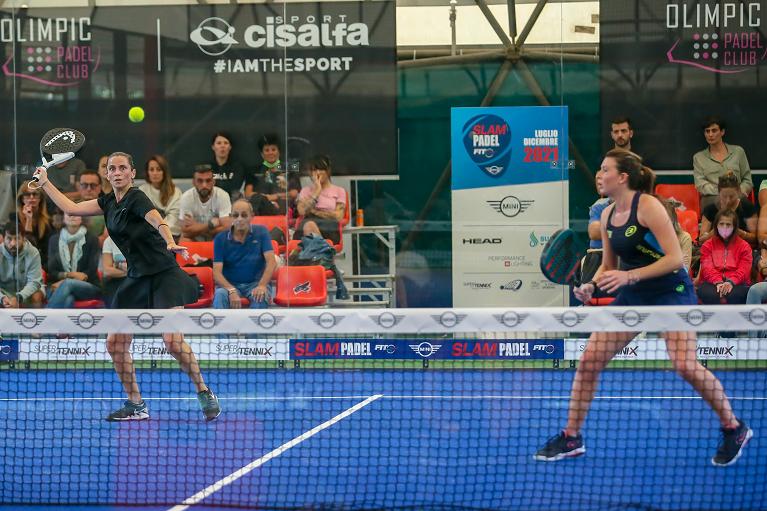 Roberta Vinci e Valentina Tommasi in azione (foto Sposito)