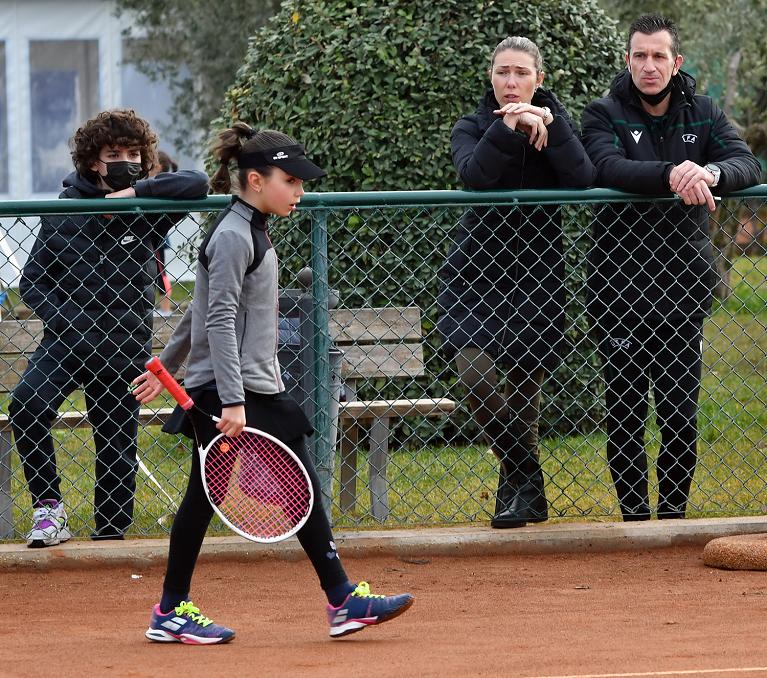 Victoria Doveri con famiglia a bordo campo