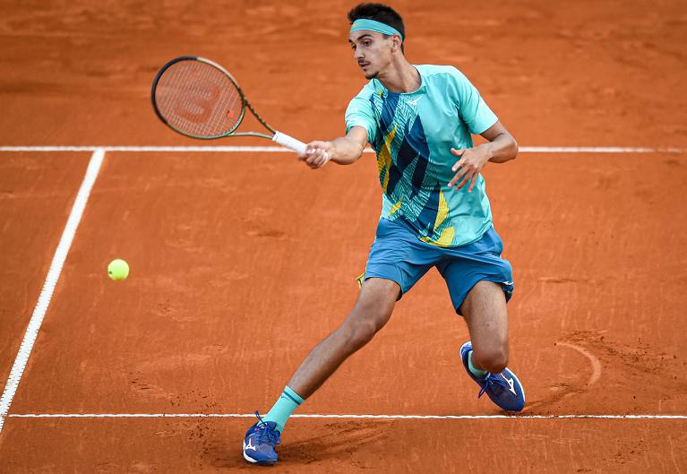 Lorenzo Sonego colpisce di diritto (foto Getty Images)