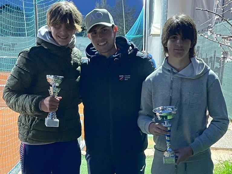 Giuseppe Colasanto e Raffaele Bia con il maestro Alessandro Gallo