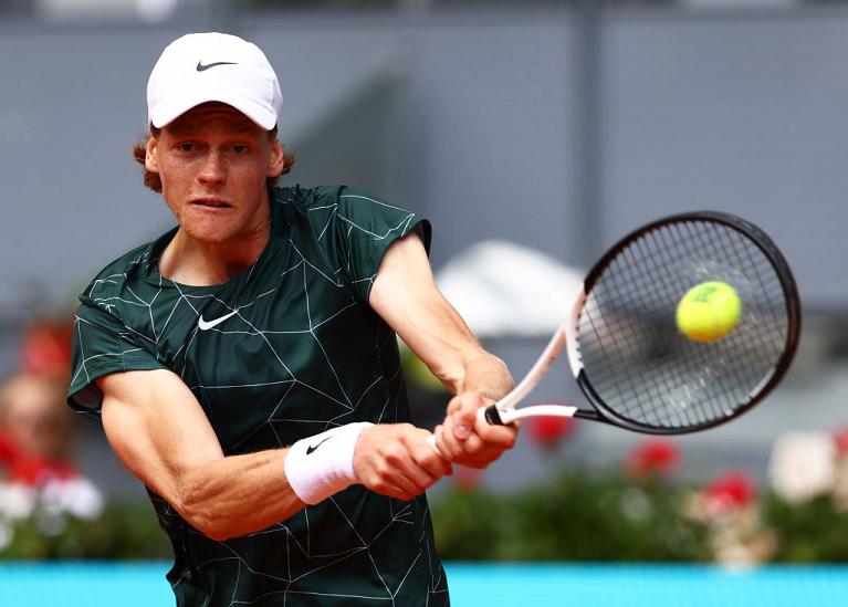 IL rovescio di Jannik Sinner (foto Getty Images)