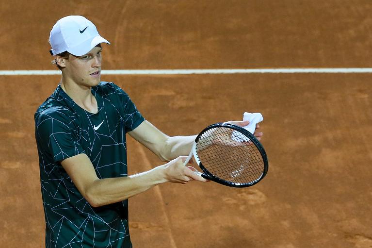 Jannik Sinner applaude (foto Sposito)