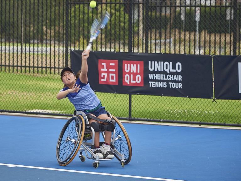 Wheelchair Uniqlo