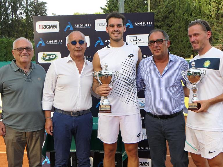 Premiazione dei finalisti all'Angiulli Bari