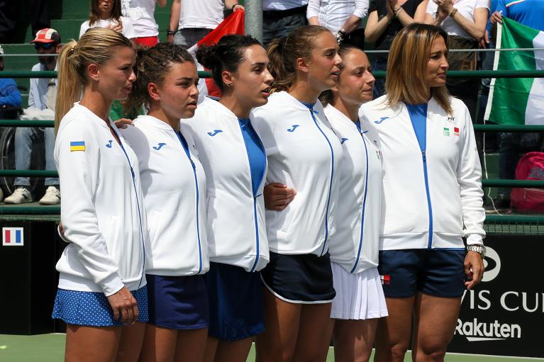 Italia Billie Jean King Cup con bandiera ucraina