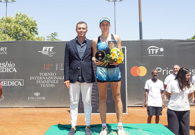 Premiazione Tara Wurth - Foto Marco Lori