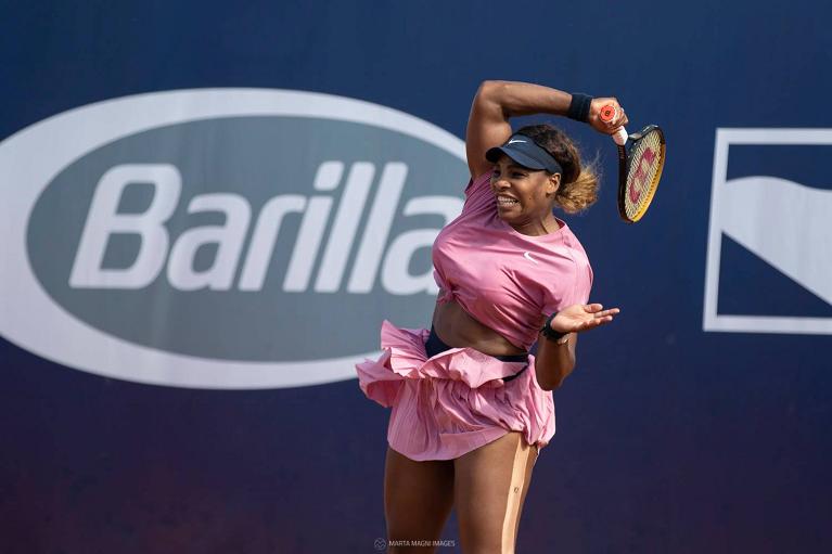 Serena Williams in azione al WTA 250 di Parma 2021