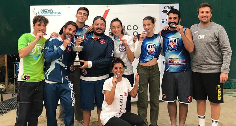 Il CT Grosseto festeggia il titolo della Serie C di beach tennis