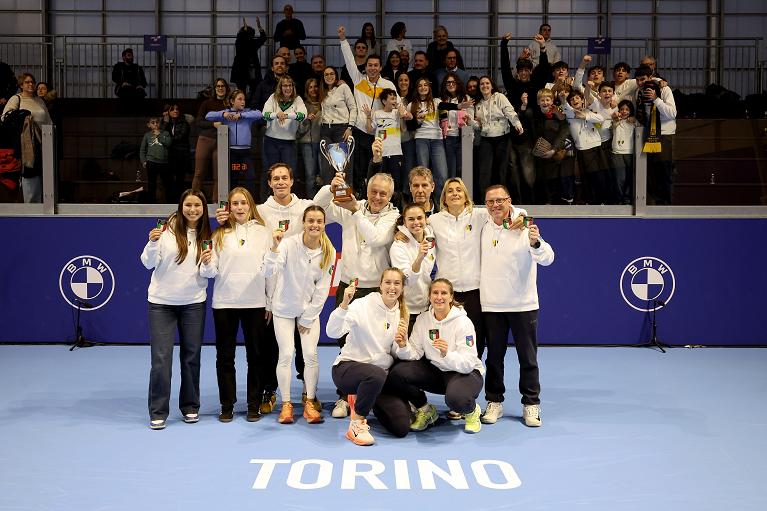 L'AT Verona Falconeri festeggia lo scudetto di serie A1 femminile by BMW 2025 (foto FITP)