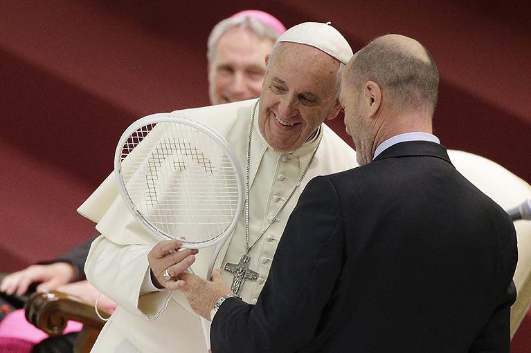 Papa Francesco con il presidente della FIT Angelo Binaghi