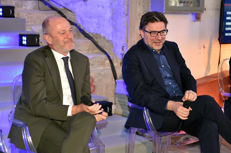 Il presidente della Federazione Italiana Tennis e Padel, Angelo Binaghi, e accanto Giancarlo Giorgetti, Ministro dell'Economia e delle Finanze, durante l'incontro del ciclo
