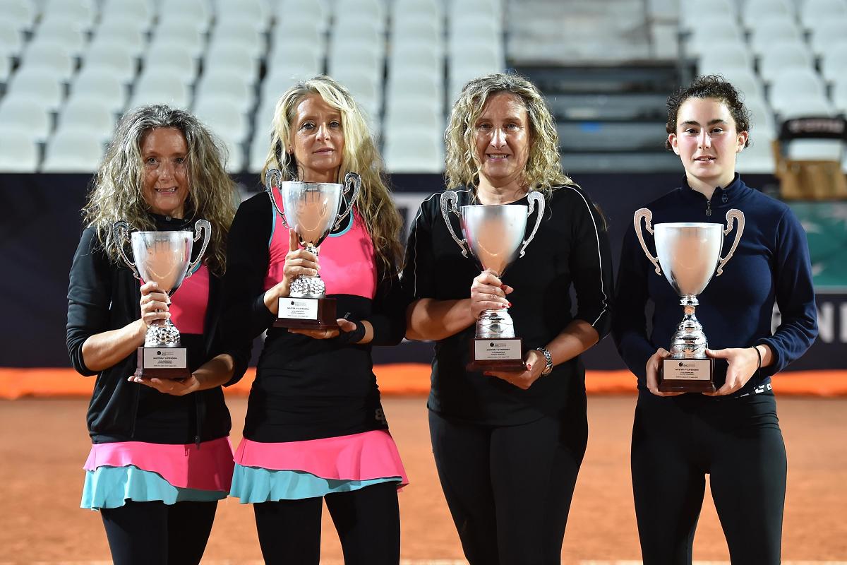Master BNL di 4a categoria, le campionesse di doppio femminile Federica Ermini e Agnese Bardi con le finaliste Enrica e Roberta Bellato (Foto Fioriti)