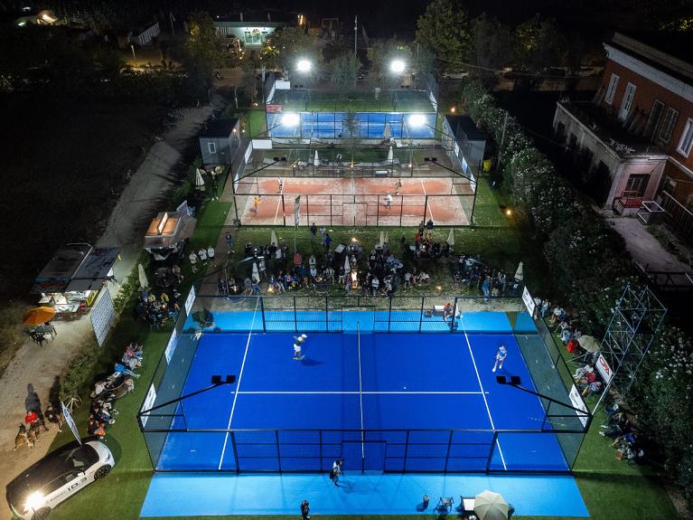 Una veduta aerea del Chico Padel di Giulianova (foto chicopadel.it)