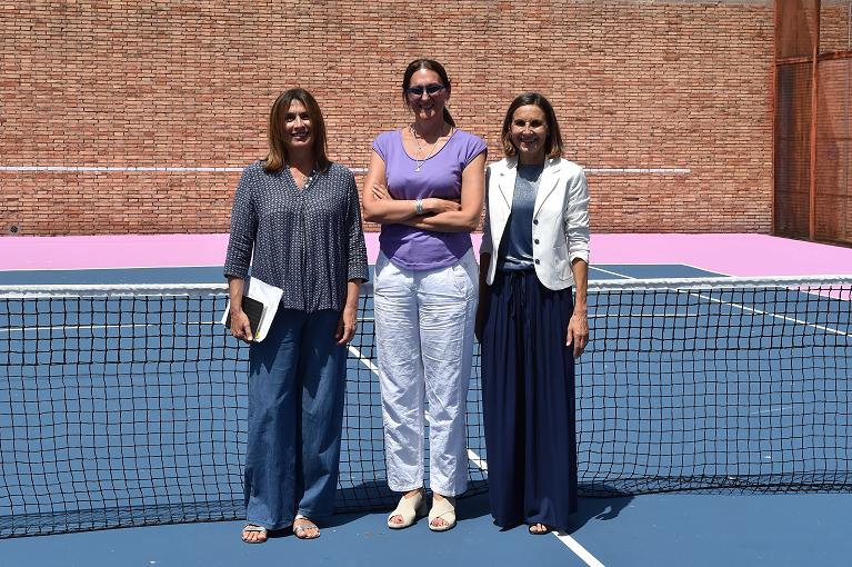 Da sinistra Flavia Filippi, giornalista, fondatrice e presidente di ‘Seconda Chance’; Rosella Santoro, Direttrice della Casa Circondariale Rebibbia N.C. ‘Raffaele Cinotti’; e Roberta Righetto, Consigliera della Federazione Italiana Tennis e Padel (Foto Fioriti/FITP)