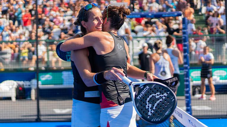 Patty Llaguno e Lucia Sainz, campionesse del FIP Platinum Sardegna (Foto https://www.padelfip.com/)