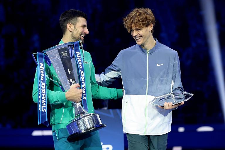 Novak Djokovic e Jannik Sinner alla cerimonia di premiazione delle Nitto ATP Finals 2023 (Foto Sposito/FITP)